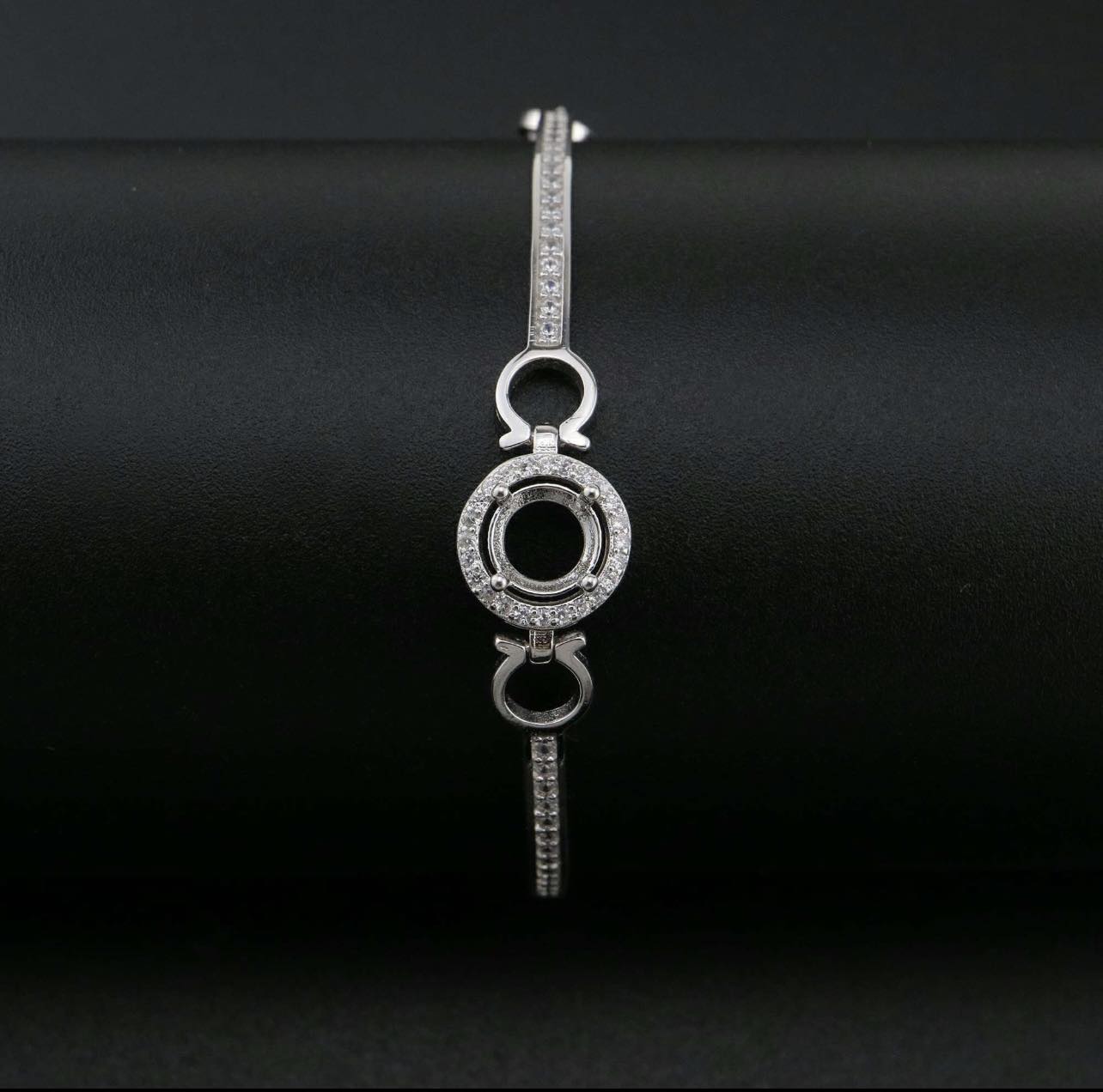 Round bracelet